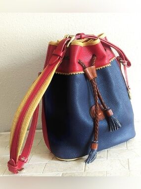 Dooney & Bourke Navy & Red with Palamino Trenton Bucket drawstring Vintage purse